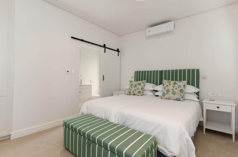 To Let 5 Bedroom Property for Rent in Steenberg Estate Western Cape